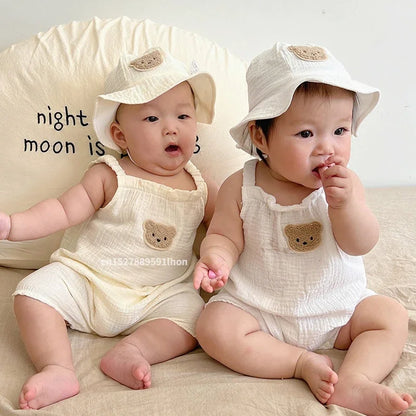 LittleLooks | Praktisk och luftig - Babybyxor med hatt