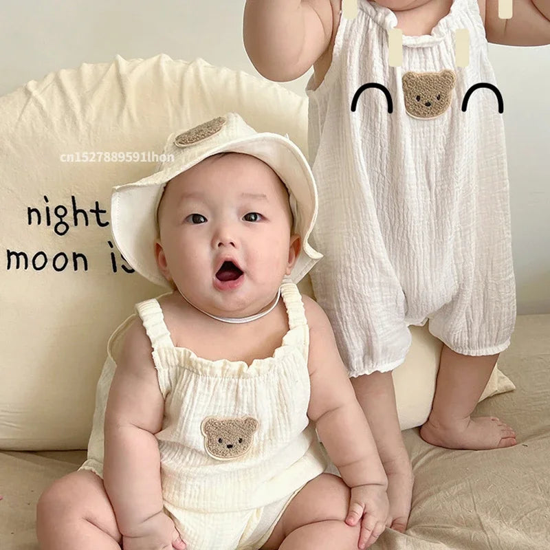 LittleLooks | Praktisk och luftig - Babybyxor med hatt